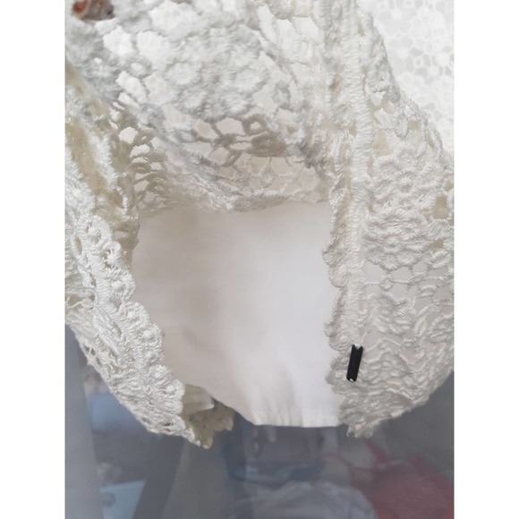 Abercrombie and Fitch crochet lace mini - Picture 4 of 4